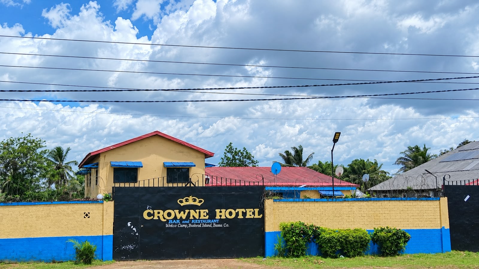 Crowne Hotel